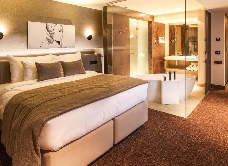 标准间, Kronwell Brasov