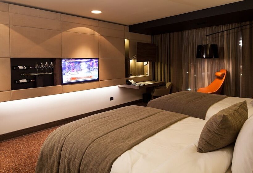 行政房间, Kronwell Brasov