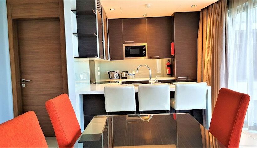 2 Bedrooms Apartment City View, Majestic Arjaan By Rotana – Manama