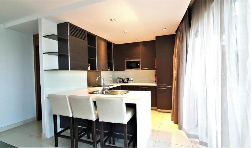 2 Bedrooms Apartment City View, Majestic Arjaan By Rotana – Manama