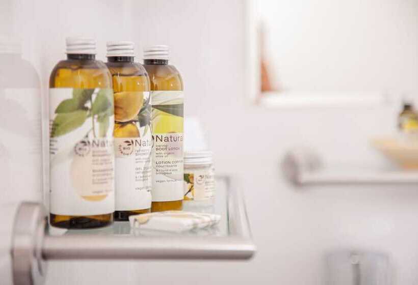 اتاق خانوادگی, Nikolai Residence