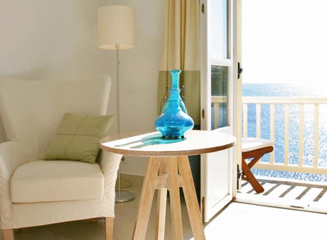 수피리어 트리플 룸, Petasos Beach Resort & Spa   Small Luxury Hotels Of The World