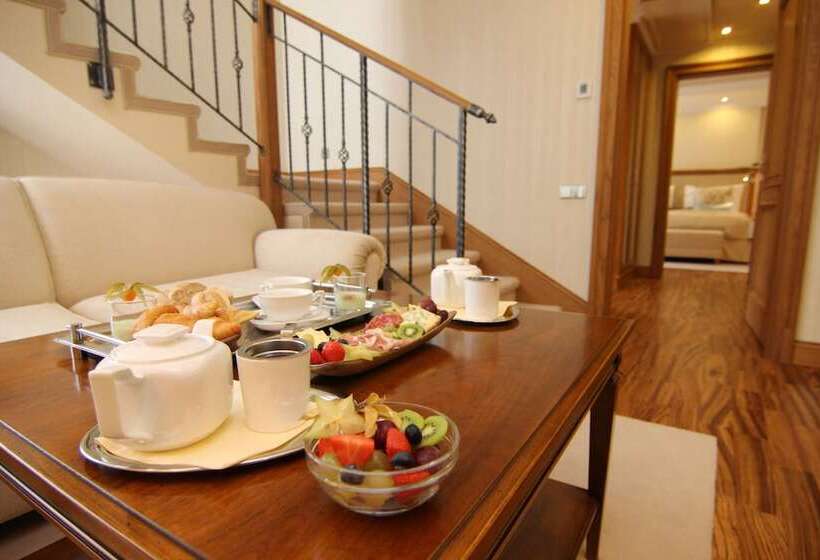 带两个卧室的复式公寓, Retro Riverside Wellness Resort