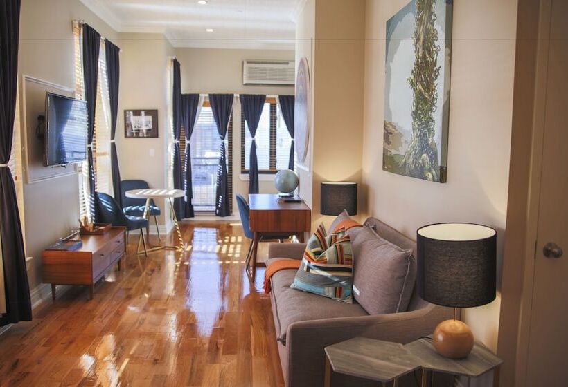 סוויטה, The Box House