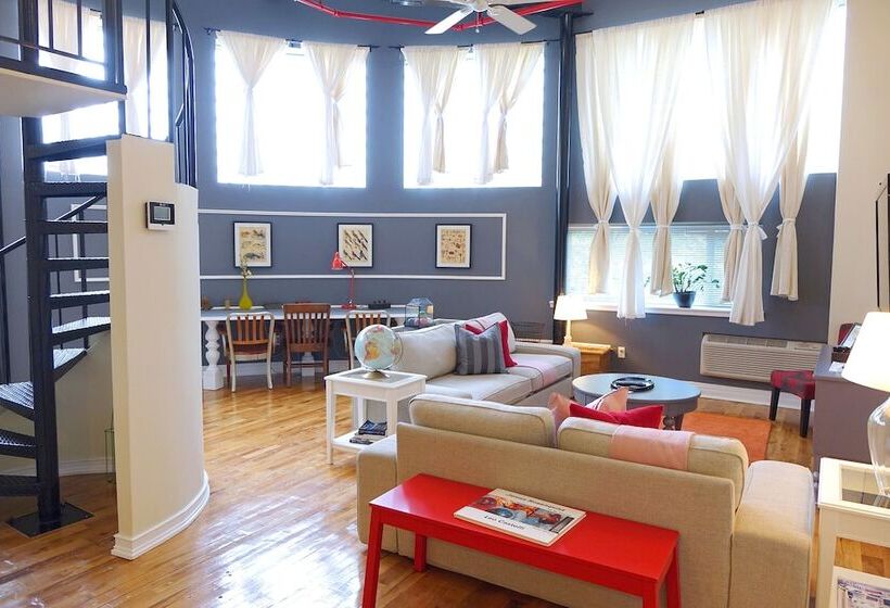 דירת דופלקס 2 חדרי שינה, The Box House