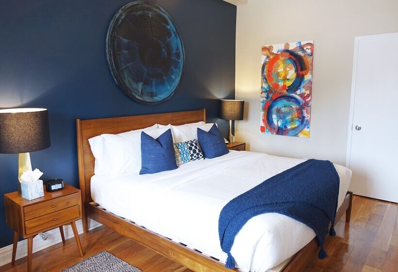 חדר סופריור, The Box House