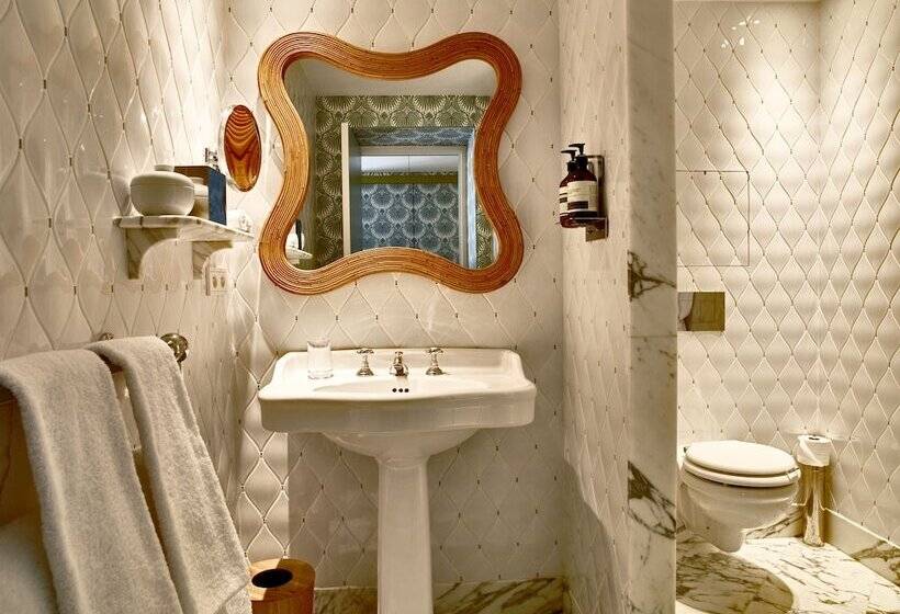 スーペリアールーム, Thoumieux