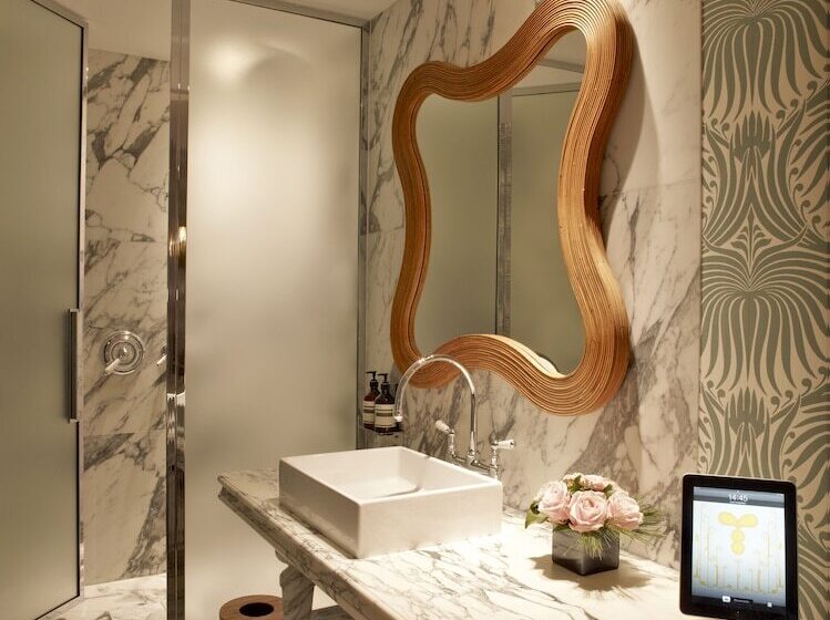 デラックスルーム, Thoumieux