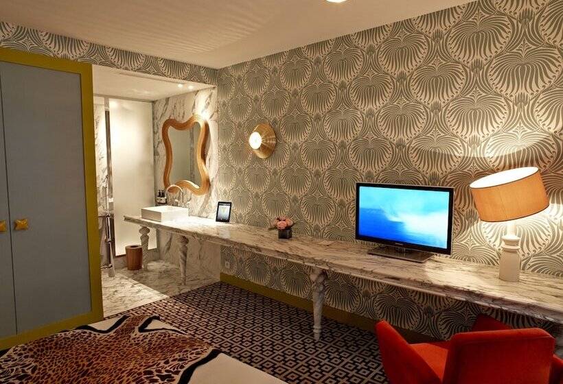 デラックスルーム, Thoumieux