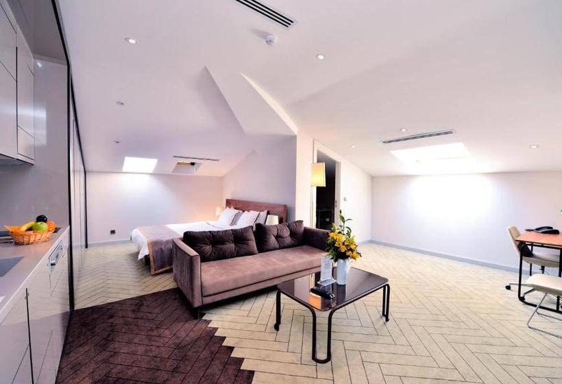 سوییت لوکس, Upsuites