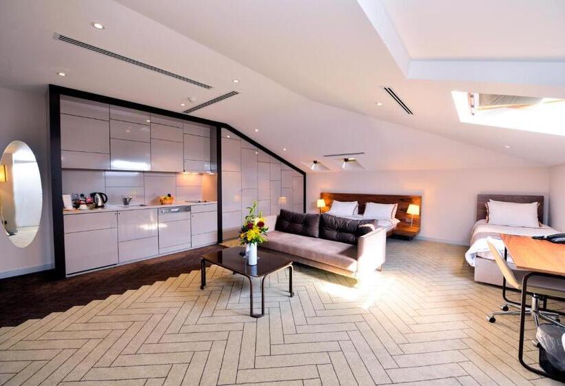 سوییت لوکس, Upsuites