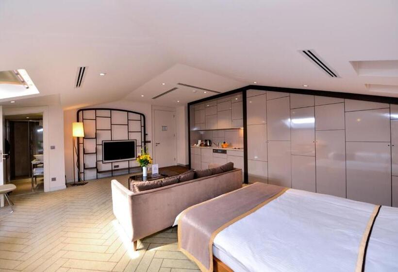 سوییت لوکس, Upsuites