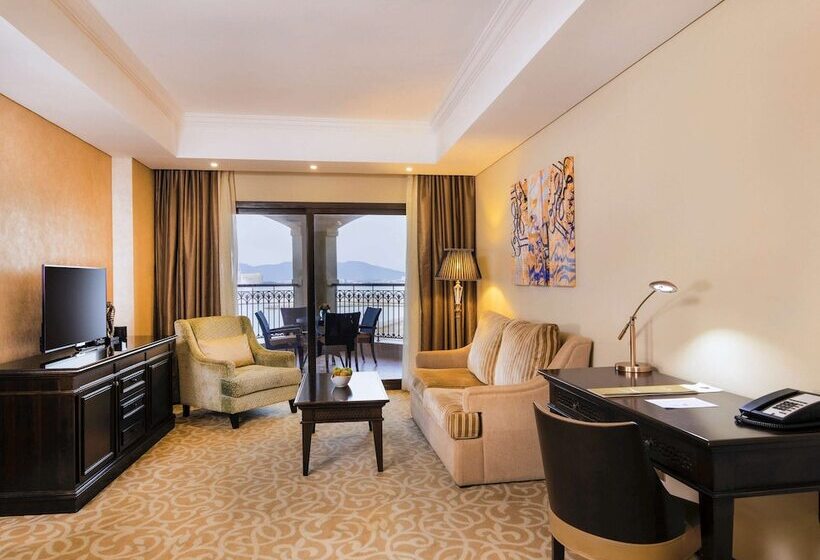 스위트 킹사이즈 침대, Pullman Resort Al Marjan Island