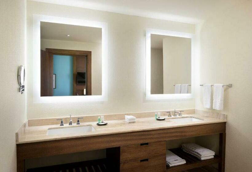 سوئیت جونیور با تخت بزرگ, The Westin Puntacana Resort