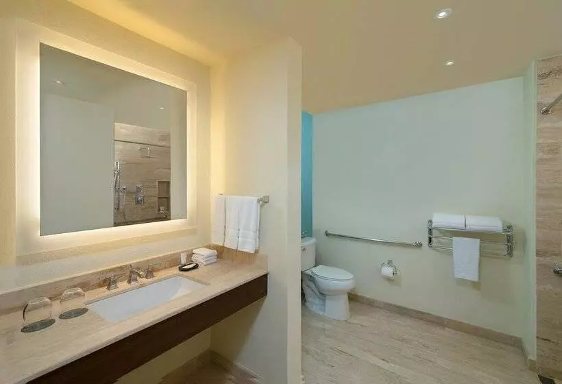 سوییت جونیور با چشم‌انداز دریا, The Westin Puntacana Resort