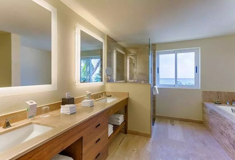 سوییت جونیور با چشم‌انداز دریا, The Westin Puntacana Resort
