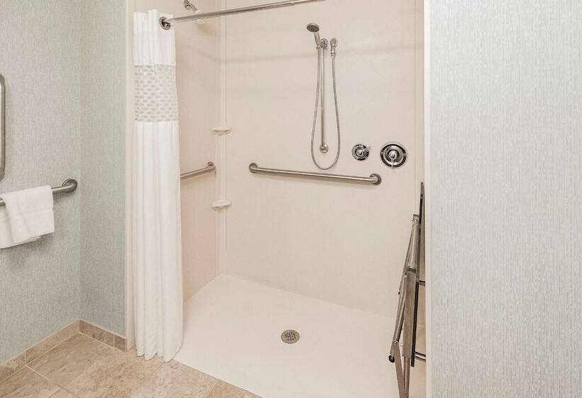 חדר סטנדרט מותאם לאדם עם מוגבלויות, Hampton Inn Pittsburgh Bridgeville