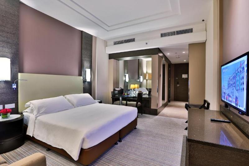 اتاق استاندارد با تخت بزرگ, Four Points By Sheraton Al Ain