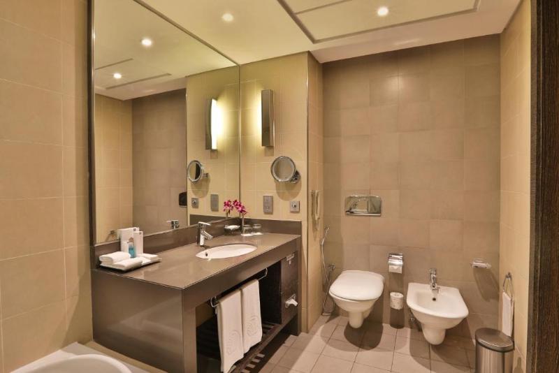 اتاق استاندارد با تخت بزرگ, Four Points By Sheraton Al Ain