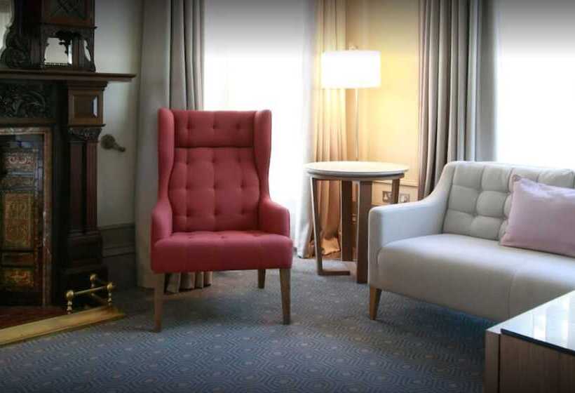 이그제큐티브 룸, Lynnhurst