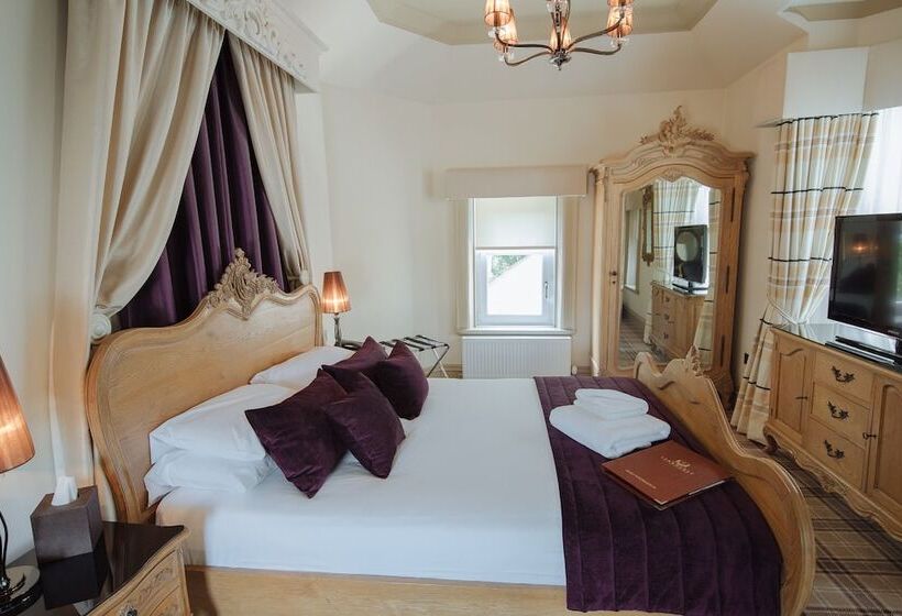 이그제큐티브 룸, Lynnhurst