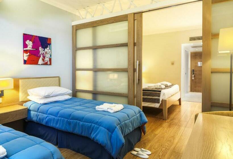 סוויטת ג'וניור משפחתית, Olympic Lagoon Resort Paphos