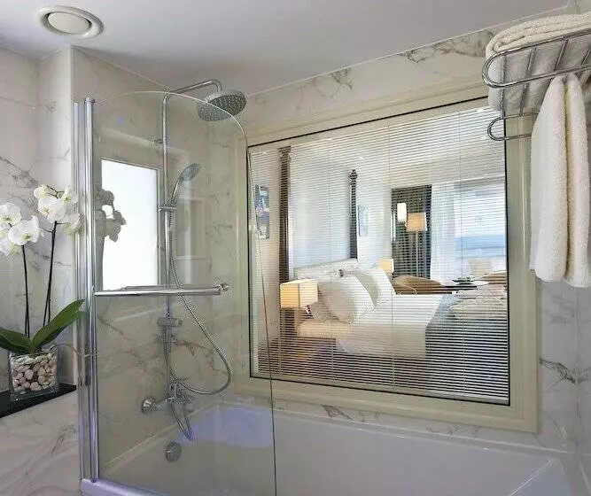 اتاق سوپریور با چشم‌انداز دریا, Olympic Lagoon Resort Paphos