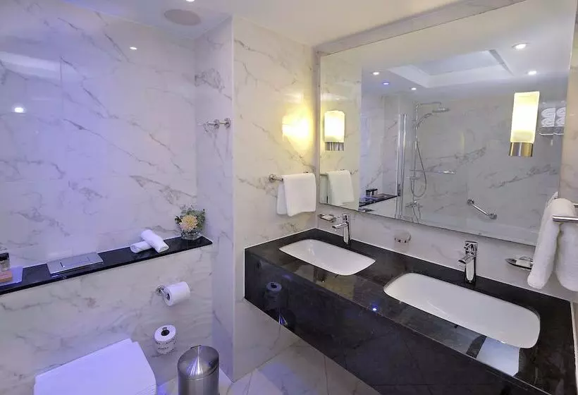 سوئیت جونیور با تراس, Olympic Lagoon Resort Paphos