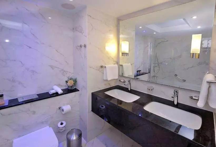 اتاق لوکس با چشم‌انداز دریا, Olympic Lagoon Resort Paphos