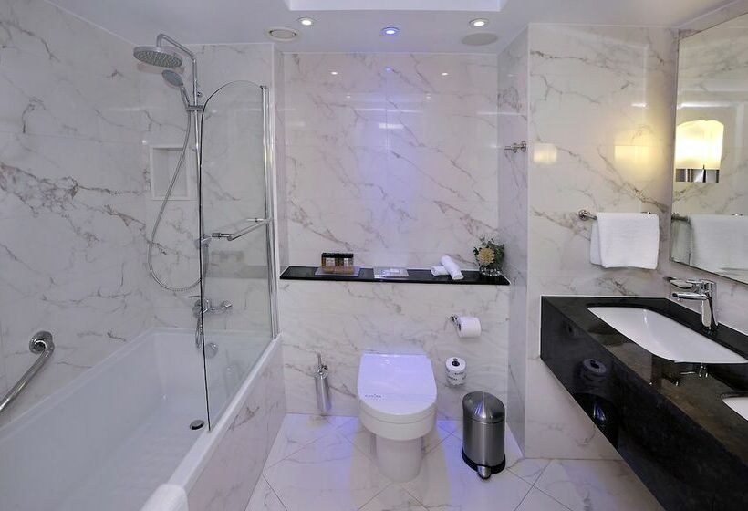 חדר דלוקס צדדי נוף לים, Olympic Lagoon Resort Paphos