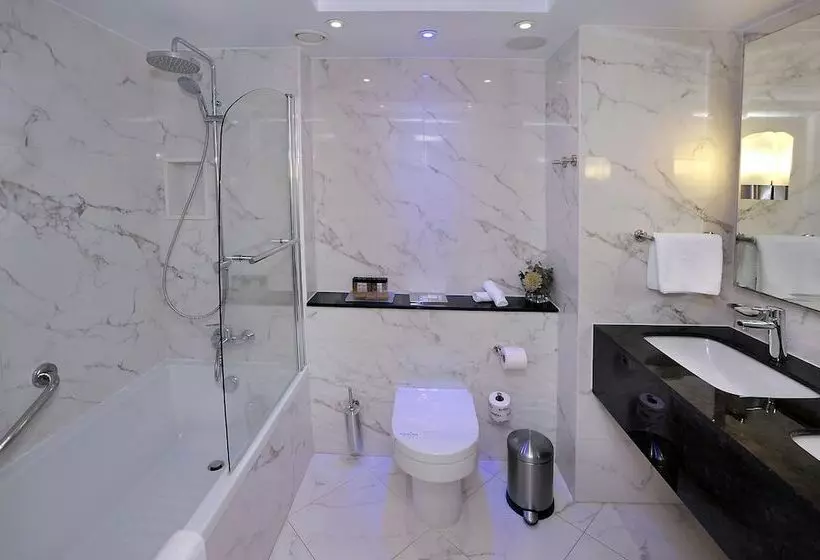 اتاق لوکس با چشم‌انداز دریا, Olympic Lagoon Resort Paphos