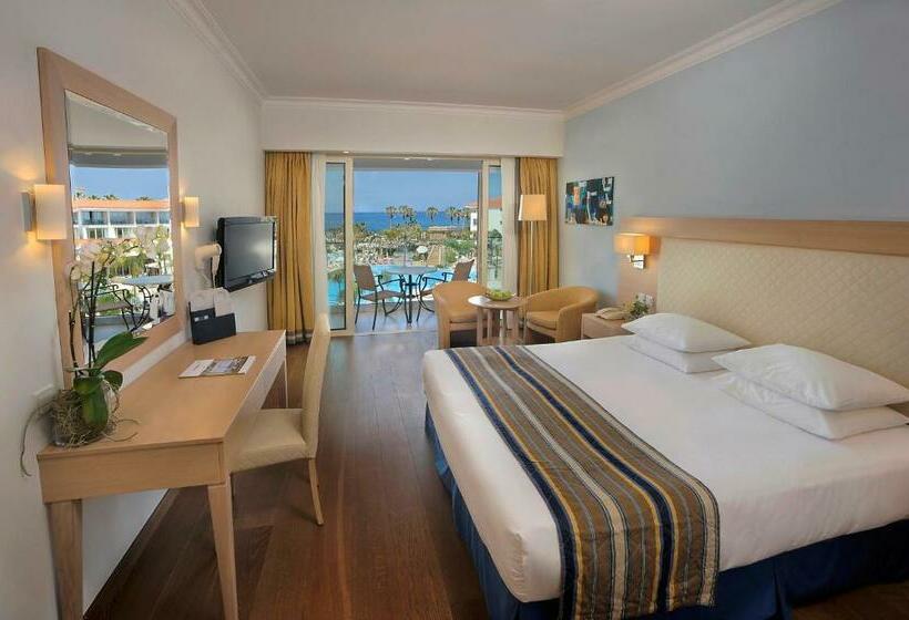 غرفة ديلوكس مطلّة علي البحر, Olympic Lagoon Resort Paphos