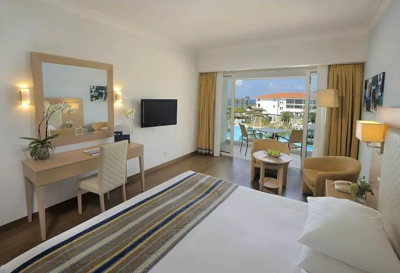 اتاق لوکس با چشم‌انداز دریا, Olympic Lagoon Resort Paphos