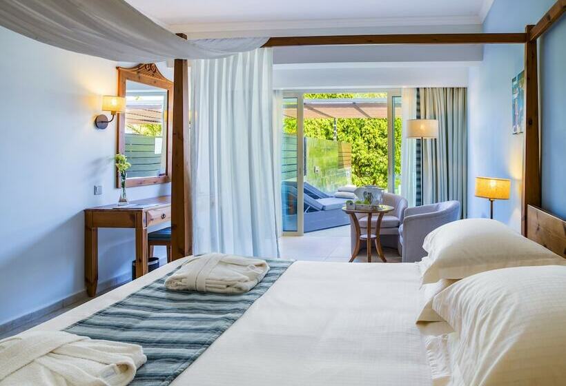 Полулюкс с Бассейном, Olympic Lagoon Resort Paphos