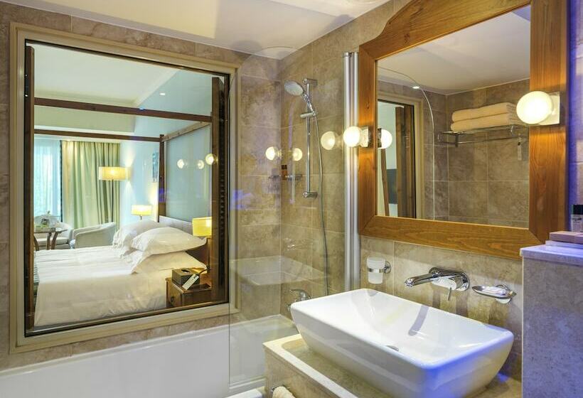 Полулюкс с Бассейном, Olympic Lagoon Resort Paphos