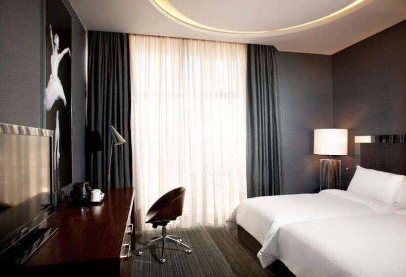 חדר קלאב, Sheraton Batumi