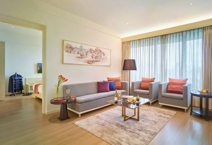 デラックススイート, Vivanta Kolkata Em Bypass