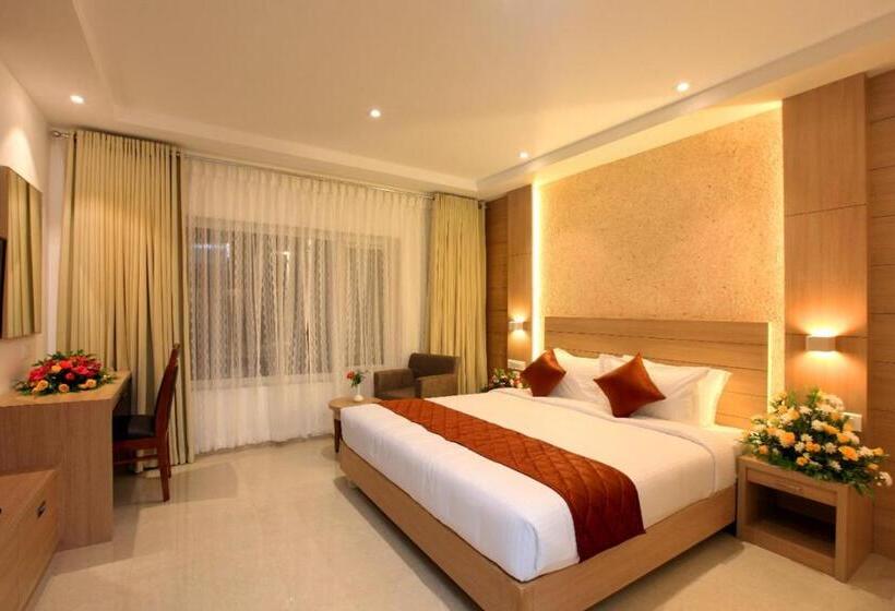 Suíte Executivo, Raas Residency