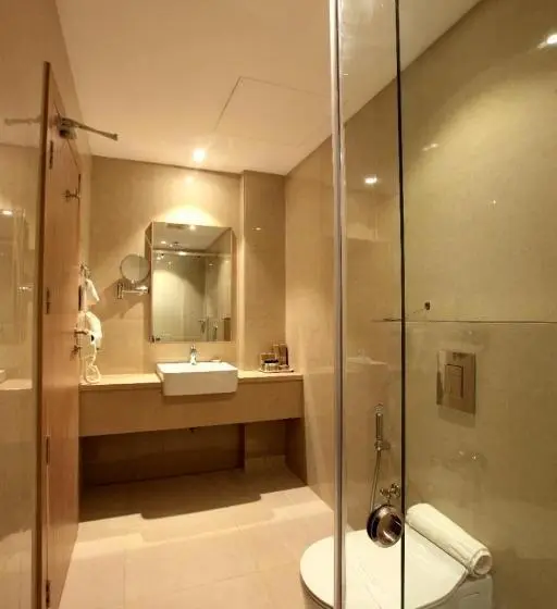 سوییت اجرایی, Raas Residency