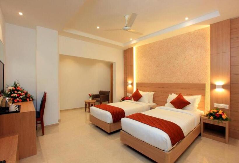 Quarto Deluxe, Raas Residency