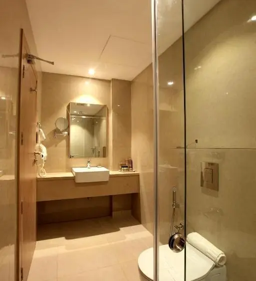 اتاق لوکس, Raas Residency