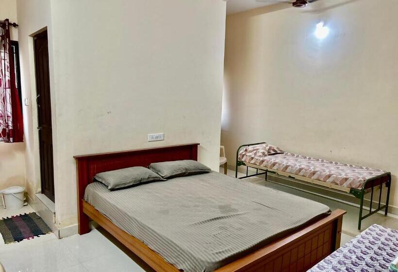 Номер Стандарт Трехместный, Sundaram Rooms