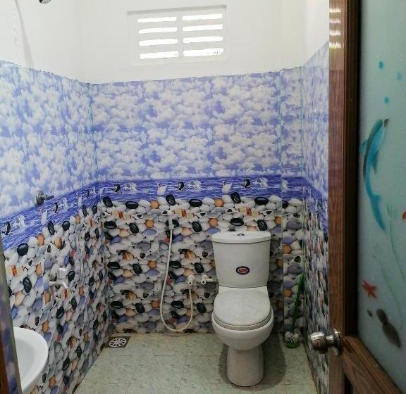 חדר משפחתי, Knt Villa