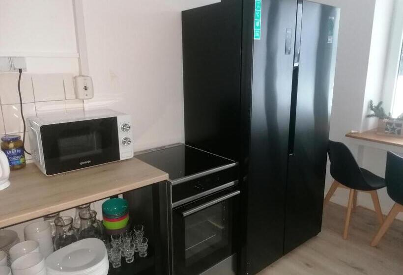 Семейное Студио, Chata Dom Horskej Služby Jasna