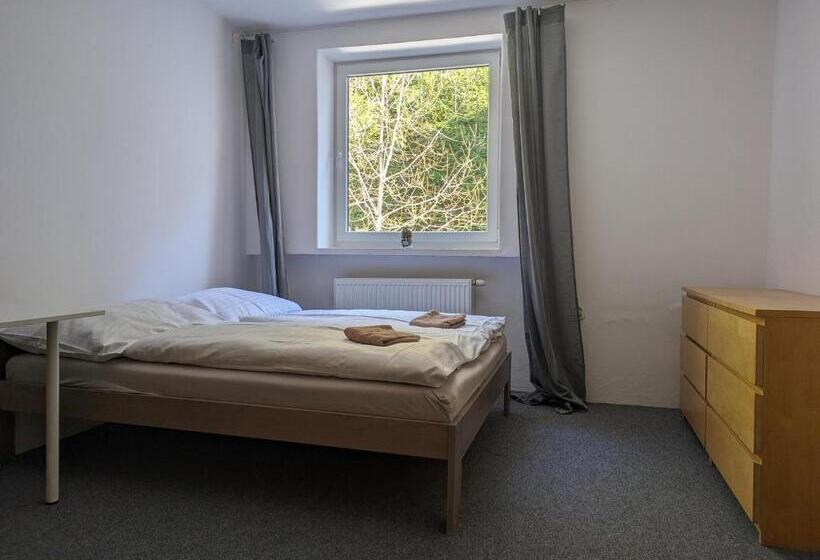 Апартаменты 2 Спальни, Chata Dom Horskej Služby Jasna