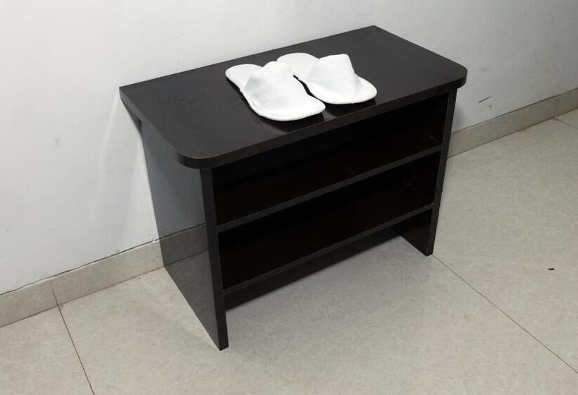 غرفة عائلية, Nilaya Nest Away