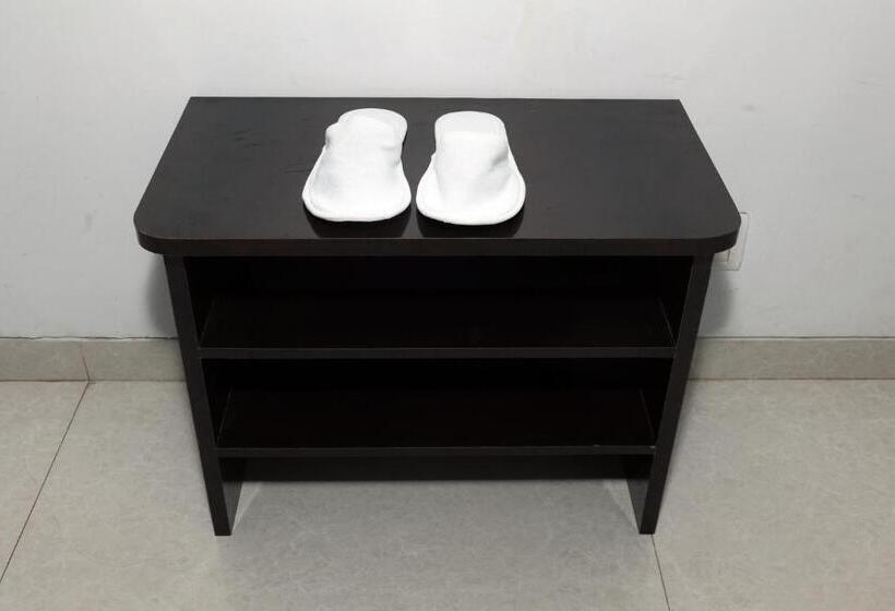 غرفة قياسية مطلّة علي حمام السباحة, Nilaya Nest Away