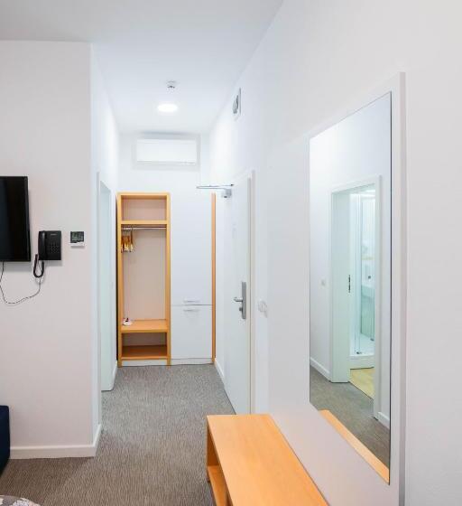 スタンダードシングルルーム, Urban