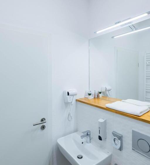 スタンダードシングルルーム, Urban