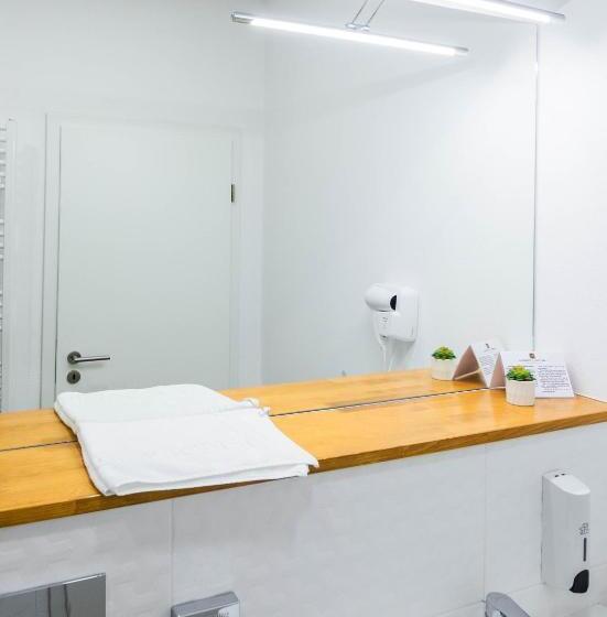 スタンダードルーム, Urban